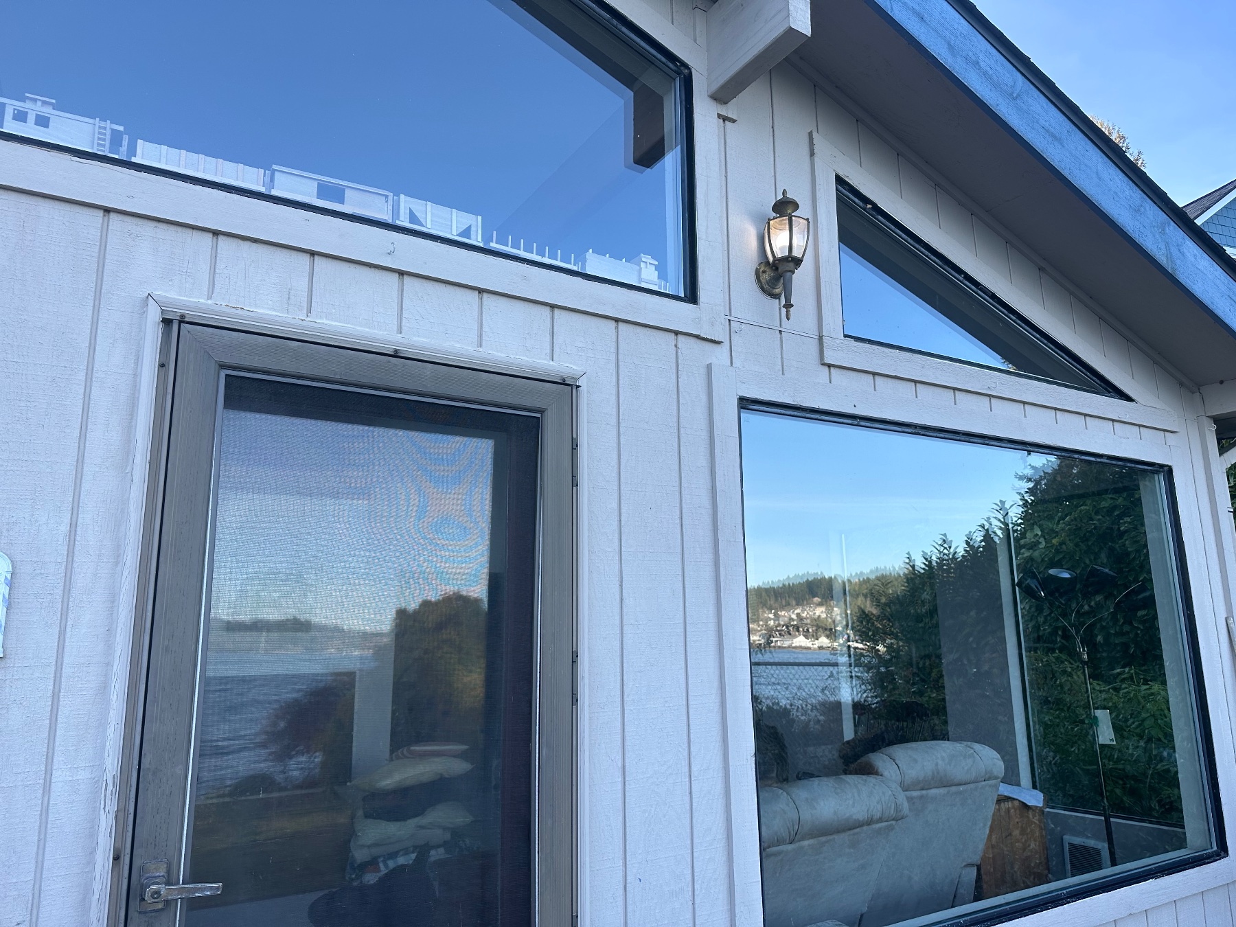 Crystal clear window cleaning project photo 4
