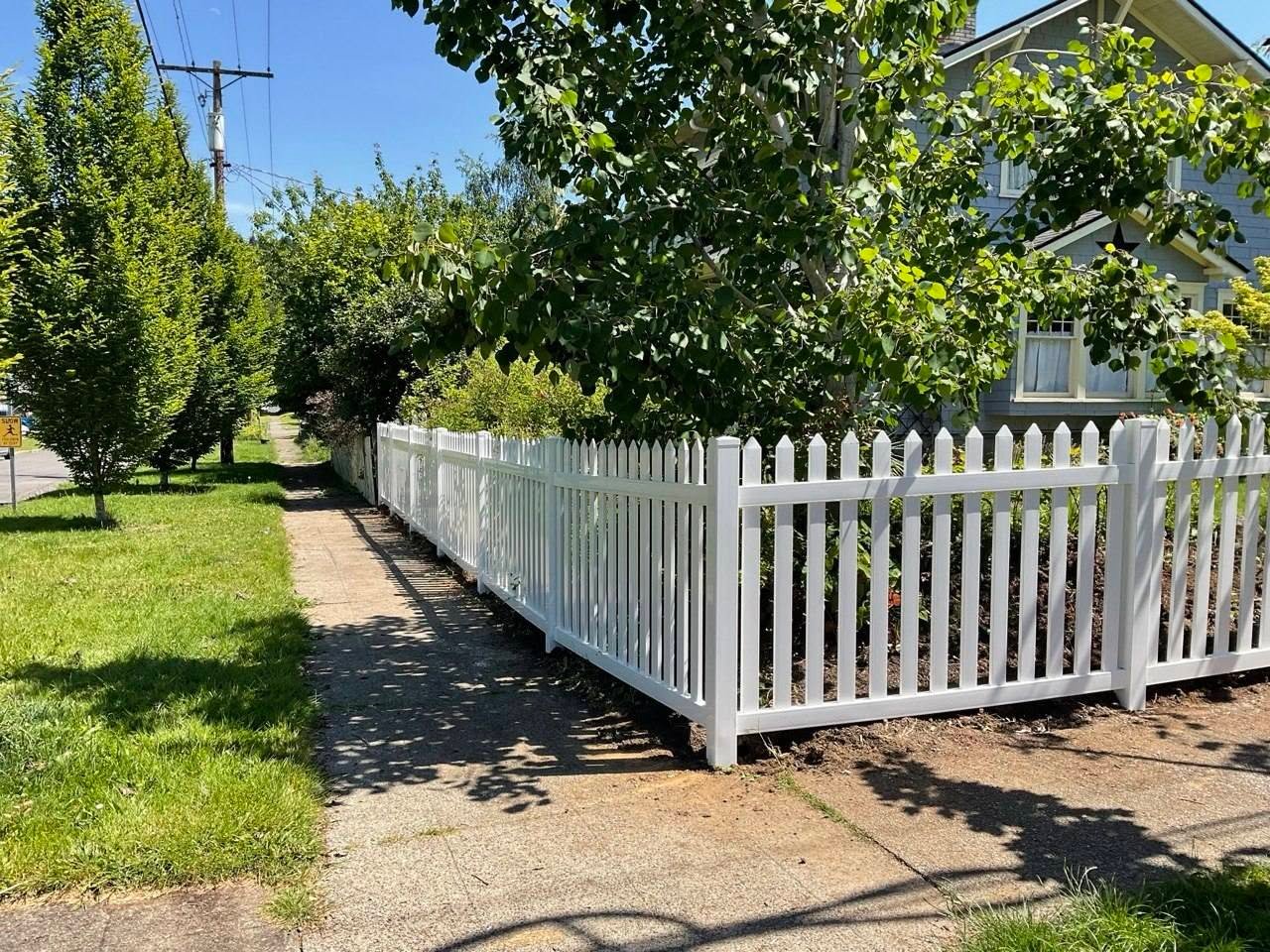 West Coast Fence Pros LLC