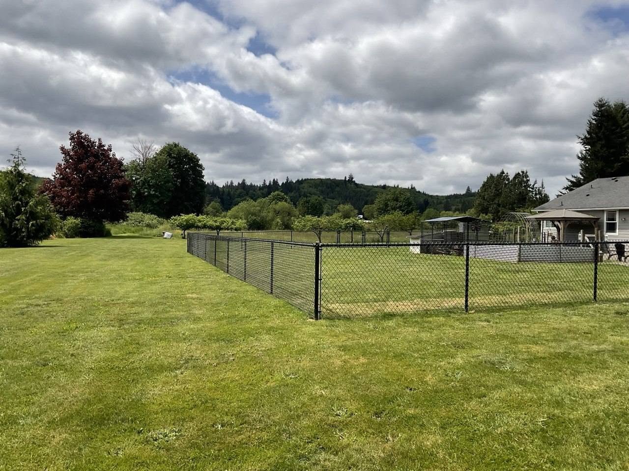 West Coast Fence Pros LLC project photo 7