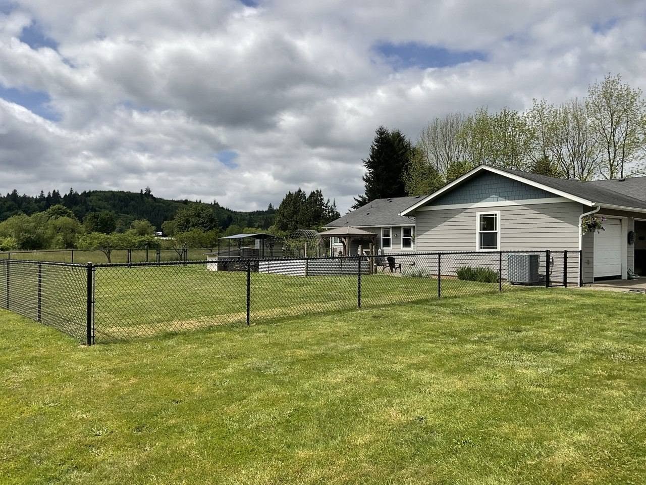 West Coast Fence Pros LLC project photo 8