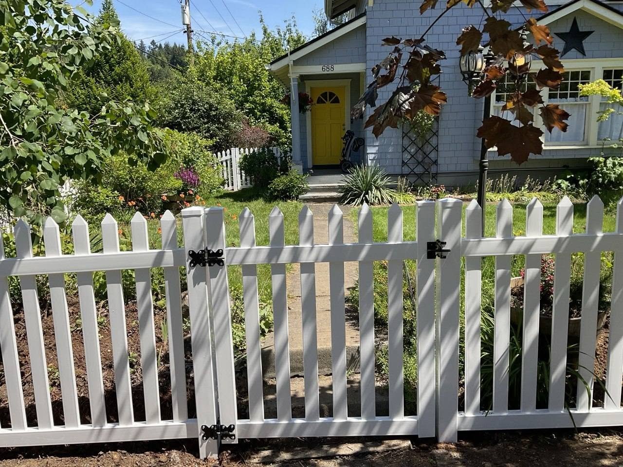 West Coast Fence Pros LLC project photo 11